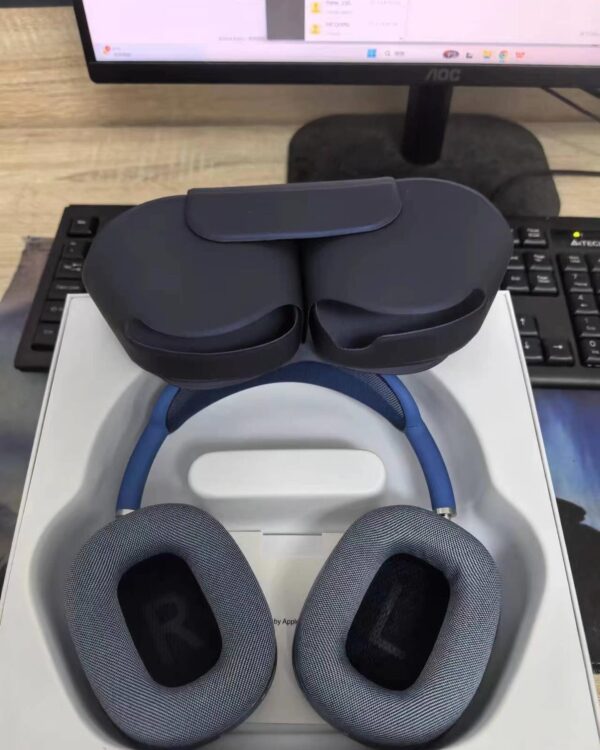Apple AirPods Max – Premium Wireless Over-Ear Headphones | All Colors Available - Image 5